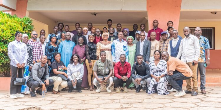 une formation scientifique pour la protection d'une espèce floristique menacée à l'ISAV de Faranah