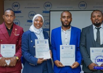 𝐒𝐨𝐮𝐭𝐞𝐧𝐚𝐧𝐜𝐞 𝐝𝐞 𝐦𝐞́𝐦𝐨𝐢𝐫𝐞 𝐚̀ 𝐥’𝐔𝐧𝐢𝐯𝐞𝐫𝐬𝐢𝐭𝐞́ 𝐌𝐞𝐫𝐜𝐮𝐫𝐞 𝐈𝐧𝐭𝐞𝐫𝐧𝐚𝐭𝐢𝐨𝐧𝐚𝐥