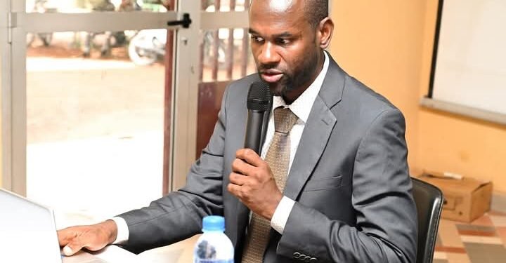 Portrait : Bâtisseur du Savoir, Dr Thierno Mamadou Pathé DIALLO a une Vie dédiée à l’Enseignement et à la Recherche