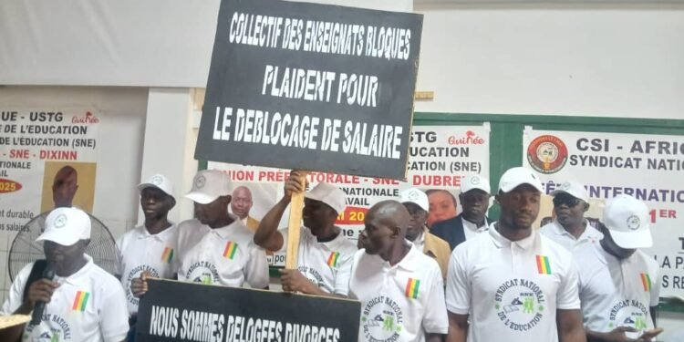 Guinée : Le Collectif des Enseignants Bloqués Plaide Auprès de l’État pour le Déblocage de Salaires