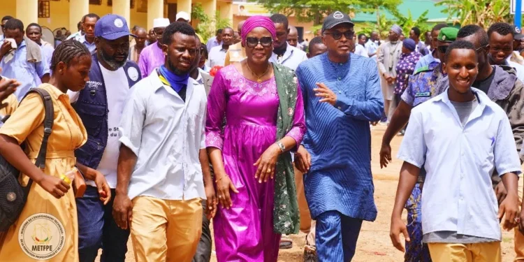 Recensement Biométrique : Autorités, Encadrants, Élèves et Apprenants des Établissements d’Enseignement Scolaire, Professionnel  et Technique se mobilisent