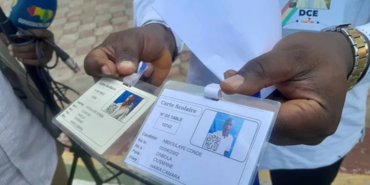Conakry/Dixinn : Fraude au Bac 2024 , deux  Élèves Interceptés Avec des Cartes d’Examen Identiques...