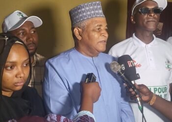 Pita/Éducation : Elhadj Ousmane BAH  Remet les Clés des Salles Rénovées de l’École Primaire de Pita 1, Son École d’Enfance