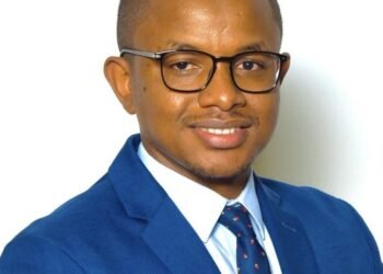 Les Conseils Utiles de BAH Alpha Ousmane, 1er en SS FA 2012, Aux Nouveaux Lauréats : ‘’Je n’ai pas eu ma bourse, mais j’ai construit ma carrière’’