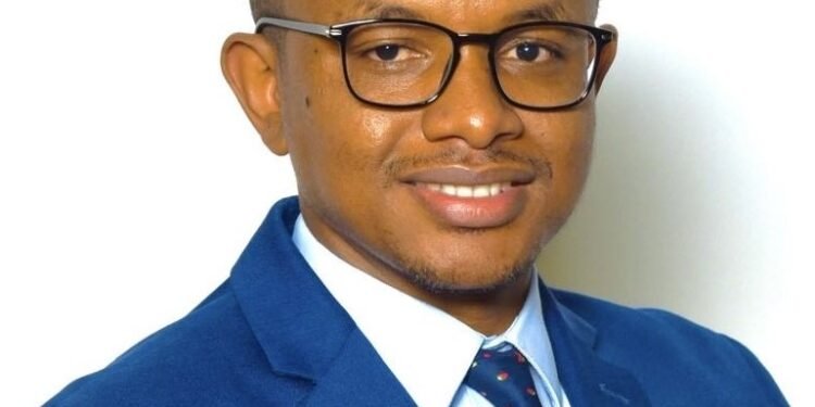 Les Conseils Utiles de BAH Alpha Ousmane, 1er en SS FA 2012, Aux Nouveaux Lauréats : ‘’Je n’ai pas eu ma bourse, mais j’ai construit ma carrière’’