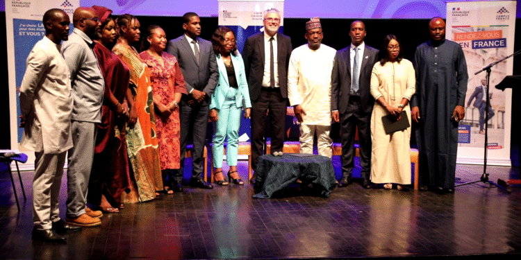 CCFG : Des Élèves Admis dans les Établissements Supérieurs Français Préparés pour Un Départ Réussi