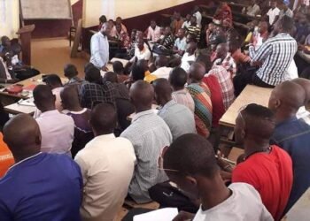 Salaires Bloqués : Une lueur d’espoir pour les Enseignants guinéens…