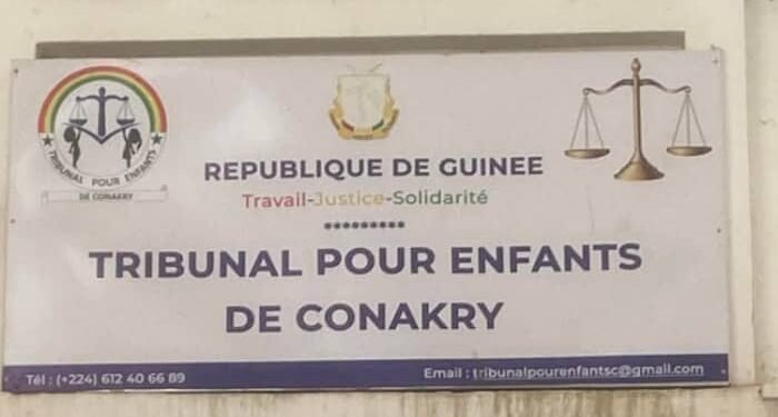 Tribunal pour enfants : L’ouverture du procès de l’Élève Bangaly CAMARA Bloqué Faute de Salle d’Audience