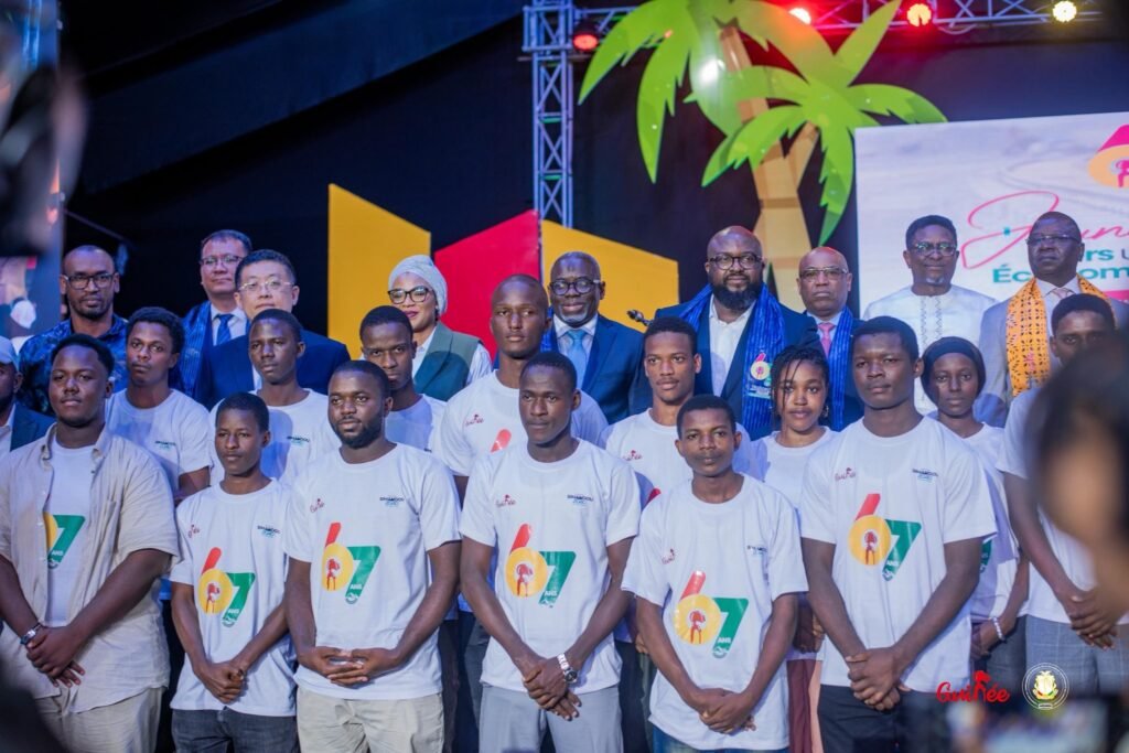 Signature d’un accord de bourses pour la formation d’ingénieurs en Chine entre le MESRSI et l'entreprise SPIC