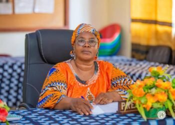 Honneur à l’ISAV de Faranah : La Directrice Générale Préface Une œuvre Littéraire Béninoise