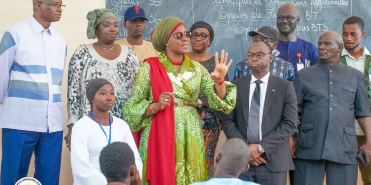 Enseignement Technique : La ministre Aminata KABA lance le Concours d’Accès aux Écoles Techniques sur tablette