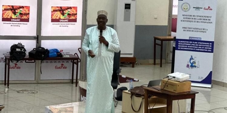 Communication du Professeur Kabiné OULARE à l’Université Gamal Abdel NASSER : Un Éclairage sur le Module 10 pour les IRS et les CDI