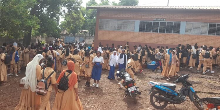 Le lycée Grand-Ducal de Mamou a 22 Groupes pédagogiques, 15 Salles de Classes et manque de bancs