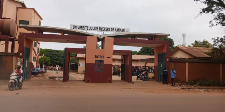 Kankan : La grève des Enseignants de l’UNJK Suspendue après l’Intervention du Ministre…