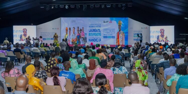 Enseignement Technique/Session 2024-2025 : Les Lauréats et Boursiers Récompensés