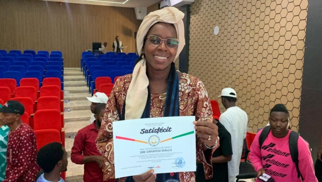 Après l’international, Dre Safiatou DIALLO Récompensée  du Prix d’Excellence 2025 du MESRSI : « Être célébrée dans son propre pays a une toute autre saveur »