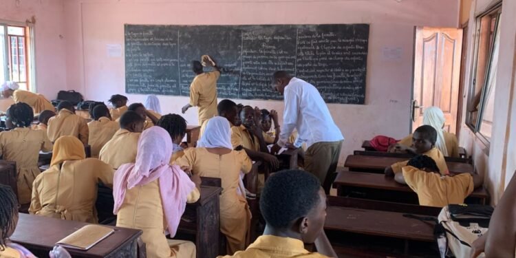 Éducation : Une Simple Rumeur sur les Réseaux Sociaux Paralyse des Écoles à Conakry (Constat)