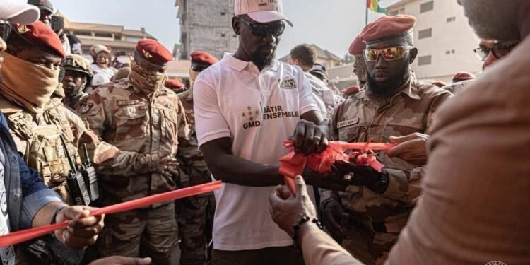 Éducation : Le Général Mamadi Doumbouya dote Petit Simbaya d’une infrastructure scolaire de pointe