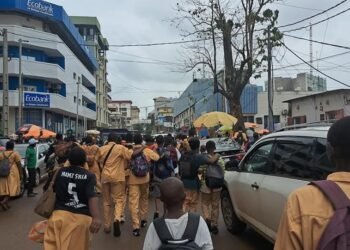 Éducation : Les Élèves dans la rue, Perturbation Totale des Cours ce lundi 