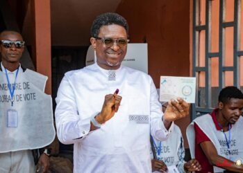 Scrutin présidentiel 2025 : Alpha Bacar BARRY vote et appelle à une mobilisation massive