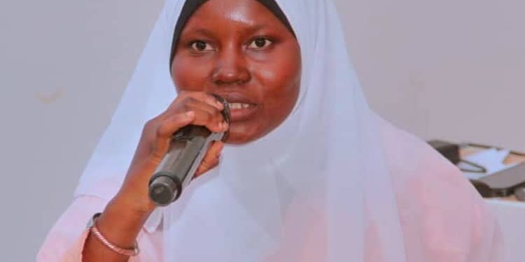 Excellence Scientifique : Mariam TREOU sacrée championne du concours « Pitch mon projet en 3 minutes »