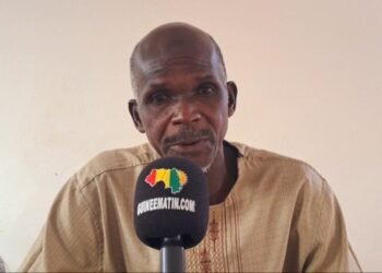 Drame à Damaro : École Publique Franco-Arabe sans eau, sans bancs ni profs, les élèves au sol sous les yeux impuissants des parents !