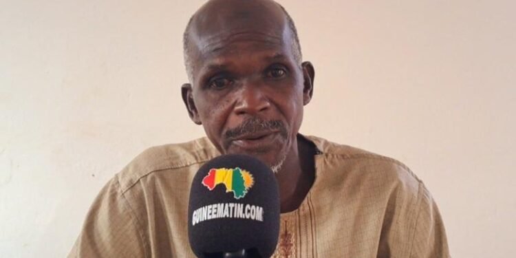 Drame à Damaro : École Publique Franco-Arabe sans eau, sans bancs ni profs, les élèves au sol sous les yeux impuissants des parents !