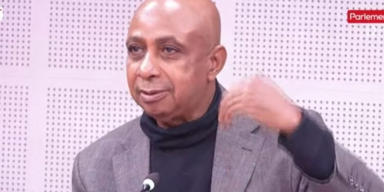 Éducation en Guinée : Le cri du cœur (et du portefeuille) du Pr Bano BARRY pour sauver l’école