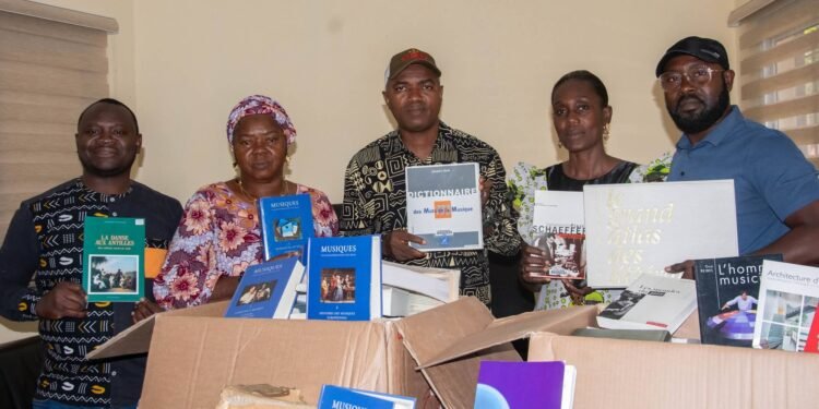 Des rayons qui chantent : L'ISAMK de Dubréka s'offre un trésor littéraire