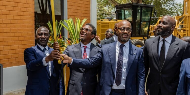 Guinée : Alpha Bacar Barry plaide à Abidjan pour une Neemba Academy à Conakry, en marge de l'inauguration du centre ivoirien