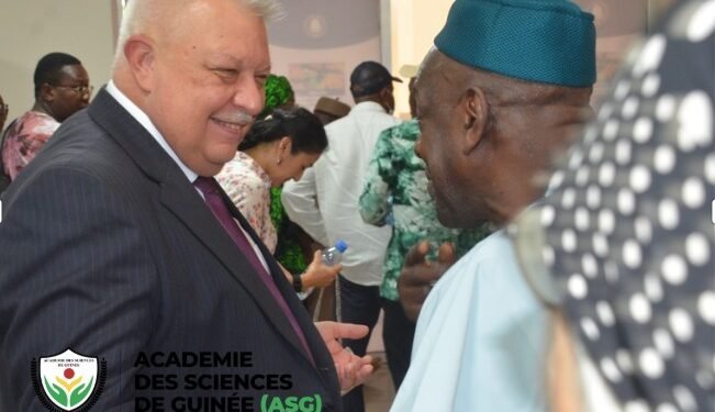 Guinée : l'Académie des Sciences commémore les 65 ans du vol de Gagarine et célèbre les liens scientifiques avec la Russie