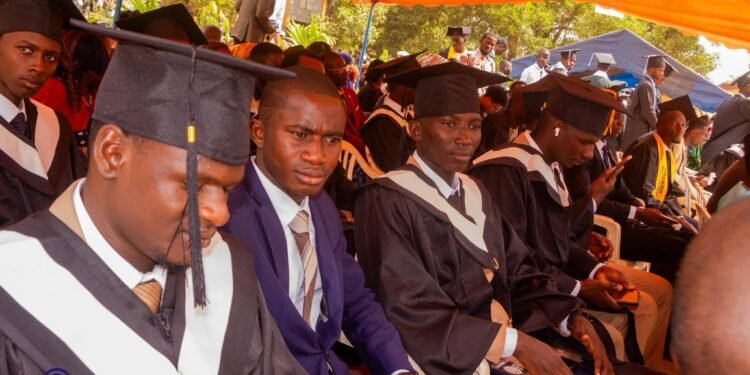 Enseignement supérieur : L'UGLC-SC libère sa 16ᵉ promotion LMD sous le signe de la réussite sélective