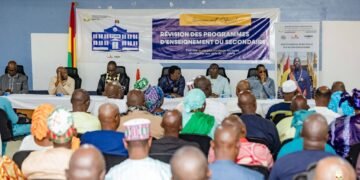 Guinée : le ministre Alpha Bacar Barry lance la refonte des programmes du secondaire