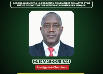 Excellence académique : le Dr Hamidou Bah livre les clés de la recherche scientifique à l'ASSEGTUR