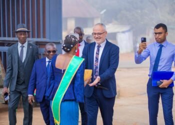 Diplomatie et Science : Luc Briard scelle un partenariat d’avenir à l’ISSMV de Dalaba