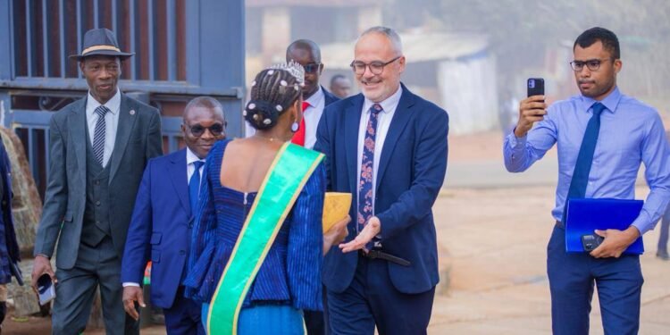 Diplomatie et Science : Luc Briard scelle un partenariat d’avenir à l’ISSMV de Dalaba
