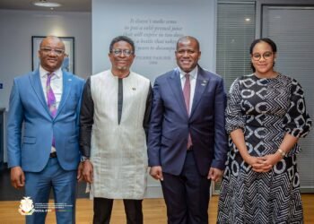 Diplomatie : les ministres Ismaël Nabé et Alpha Bacar Barry portent la vision « Simandou 2040 » à Chatham House