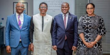 Diplomatie : les ministres Ismaël Nabé et Alpha Bacar Barry portent la vision « Simandou 2040 » à Chatham House