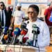 Éducation : À Bambéto, Alpha Bacar Barry pose la première pierre de la « réparation historique »