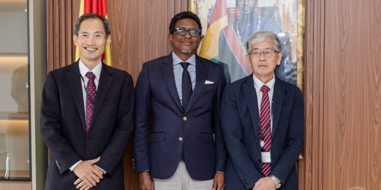 Coopération bilatérale : la Guinée sollicite l’expertise du Japon pour moderniser la formation des enseignants