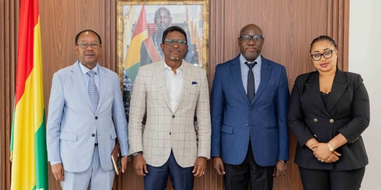 Alimentation scolaire : Alpha Bacar Barry et le PAM s'accordent sur un modèle axé sur la production locale et le développement régional