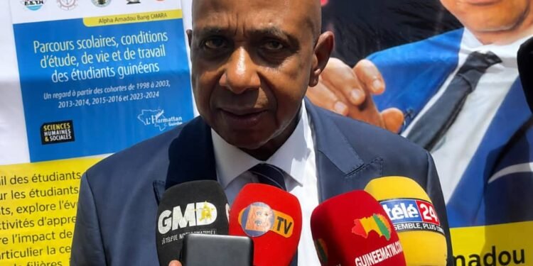 Enseignement supérieur : le Pr Bano Barry ausculte les failles de l’université guinéenne dans son nouvel ouvrage