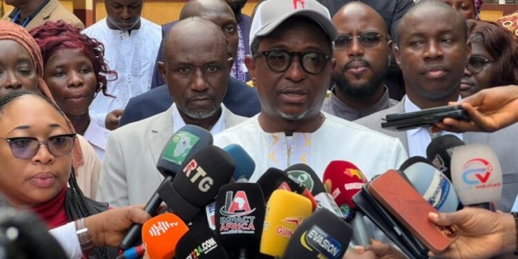 Examens nationaux 2026 : Alpha Bacar Barry exige l’accélération des dernières opérations pour le BEPC et le BAC