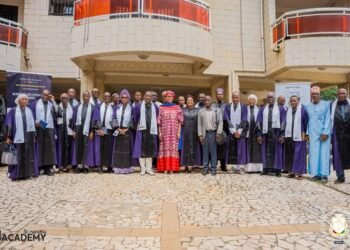 Enseignement supérieur : la ministre Djami Diallo en visite de travail à l’Académie des Sciences de Guinée